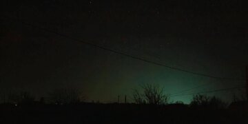 Маріуполь занурився у темряву: удар по підстанції спричинив масовий блекаут