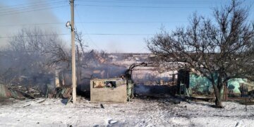 Внаслідок ворожих обстрілів на Донеччині постраждало двоє людей, пошкоджено 29 цивільних обʼєктів – Нацполіція
