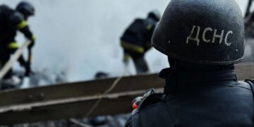 У Дніпрі через нічну атаку рф пошкоджено підприємство, є постраждалі: показали наслідки