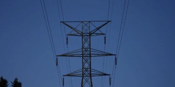 У Києві та 6 областях знеструмлення після нової атаки рф на енергетику, найскладніше у столичному регіоні – Міненерго