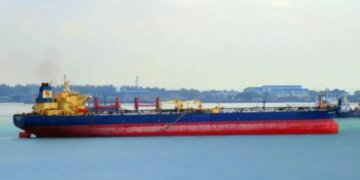 На помощь “теневому флоту” Путина пришла одна из стран ЕС: у РФ появились новые и современные  танкеры