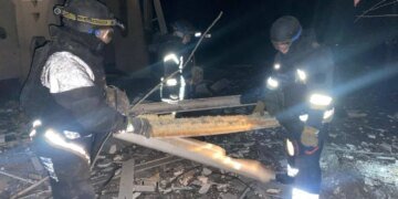 рф вдарила по Комишувасі: один загиблий та дев’ятеро поранених, ДСНС завершила рятувальні роботи