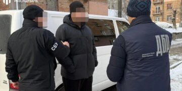 “Без мене не вирішиш”: на Волині затримали правоохоронця, що вимагав у військового 200 тис. гривень