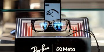 Патентна війна у світі технологій: на творців окулярів Ray-Ban Meta подали багатомільярдний позов