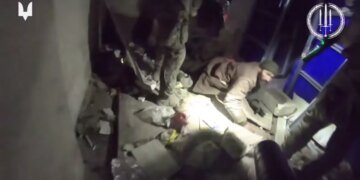 Сходили в АТБ за обменным фондом: в Купянске в разрушенном супермаркете пленили россиян. ВИДЕО