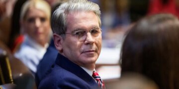 США снова наехали на Европу: на первый план вышел министр финансов Бессент