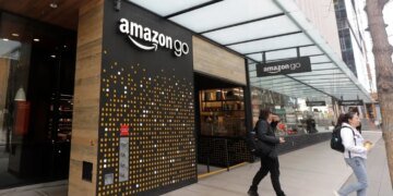 Amazon згортає мережі Go та Fresh задля розвитку Whole Foods і доставки