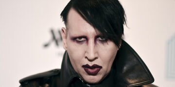 “Вихвалявся зґвалтуваннями”: експомічниця Мерліна Менсона домоглася поновлення суду