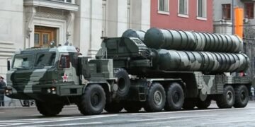 Білорусь поставила російську ППО на НПЗ за 30 км від кордону з Україною