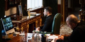 Досі без опалення 926 будинків у кількох районах на лівому березі столиці, – Зеленський 