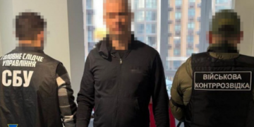 Заступника голови РДА у Києві затримали за схему для “ухилянтів”