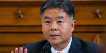 Конгресмен закликав війська США не виконувати наказ Трампа щодо Гренландії