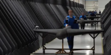 Українські дрони вдвічі дорожчі: “Флеш” назвав ціну російського “Шахеда”