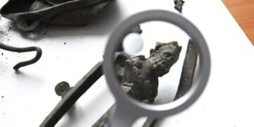 У Вінницькій області археолог знайшов унікальні артефакти римського періоду та намагався продати їх. ФОТО