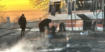 В автобусі, який рф атакувала на Дніпропетровщині, були шахтарі: кількість жертв зросла до 15