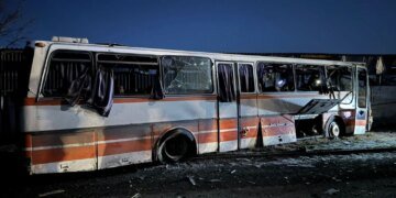Оператори ворожих шахедів свідомо атакували цивільних: "Флеш" про удар рф по автобусу з шахтарями