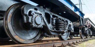 росія знову атакувала залізницю: вдарила по тепловозу на Запоріжжі