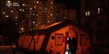 Зеленський доручив максимально збільшити кількість пунктів підтримки та обігріву в регіонах