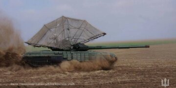 рф вдруге запатентувала копію українського "капюшона" для бронетехніки з критичним дефектом