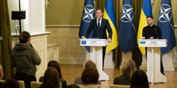 Треба шукати діалог, але здаватись ніхто не збирається: Зеленський про черговий раунд переговорів в Абу-Дабі