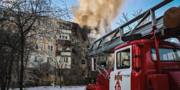 Ворожа атака на багатоповерхівку у Харкові: кількість постраждалих зросла до 6