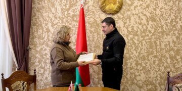 Лубінець зустрівся з омбудсменкою рф москальковою: обмінялися листами військовополонених, узгодили доставку посилок для них