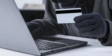 Шахраї телефонують українцям під виглядом Monobank: як не втратити гроші