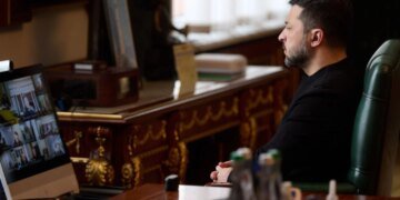Зеленський провів селектор після масованого удару рф: в Україні значні відключення світла