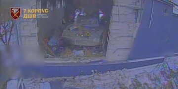 Українські військові знищили САУ "Нона-С" російських десантників у Покровську