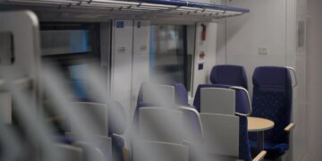 Залізниця знову зазнала ворожих ударів, є затримки поїздів – Укрзалізниця