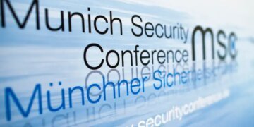 США сворачивают помощь, Европа остается один на один с РФ:  сенсационный отчет Мюнхенской конференции