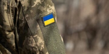 Українцям віком від 60 років дозволили служити за контрактом. Зеленський підписав указ
