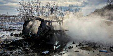 В Харьковской области российский дрон атаковал автомобиль медиков: одна женщина погибла, трое ранены. ФОТО