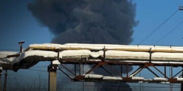 Генштаб підтвердив ураження НПЗ "лукойлу" за 1750 км від України