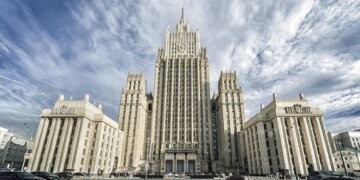 Делегація рф вирушає на переговори до Женеви сьогодні увечері: які вказівки має