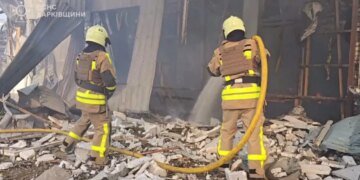 Враг нанес ракетный удар по Харькову: повреждены многоэтажки