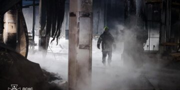 Кількість жертв російської атаки на Харківщині зросла до трьох, під завалами знайшли ще два тіла