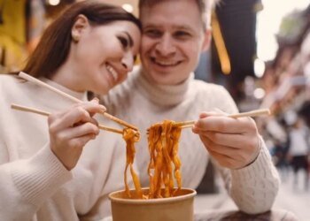 Горячий рамен с доставкой во Львове: когда хочется настоящего обеда