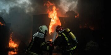 Россия нанесла комбинированный удар по Киеву: горят дома. ВИДЕО