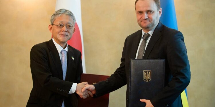 Японія виділяє Україні 41 мільйон доларів на відновлення громад