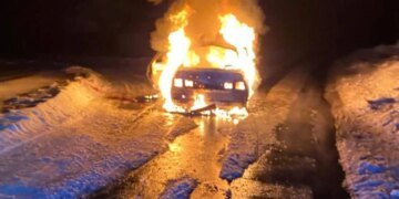 Ворожий дрон атакував цивільне авто на Сумщині, загинули люди