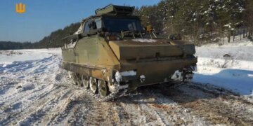 ЗСУ використовують рідкісні машини на базі нідерландських БТР YPR-765 для підготовки водіїв