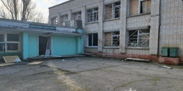 Новые атаки в Херсонской области: повреждены дома, ранены мирные жители и правоохранители