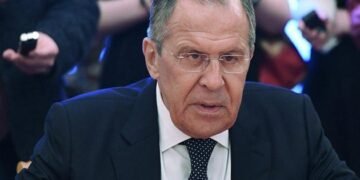 Маски скинуто: Лавров розмріявся довести “ісконно рускіє” землі в “родную гавань”