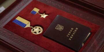 Выплаты за особые заслуги перед Украиной выросли: кто и сколько будет получать в 2026 году