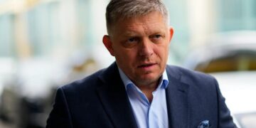 Фицо пригрозил Украине отключением электроэнергии из-за нефти Путина