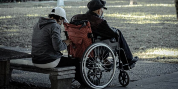 Выплаты для лиц с III группой инвалидности: какая помощь предусмотрена в 2026 году