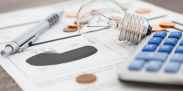 Украинцы могут лишиться квартир за долги по коммуналке: эксперт разнес новую реформу ЖКХ