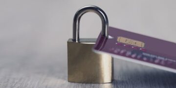 Банки ужесточили контроль за деньгами уклонистов: кому заблокируют счета