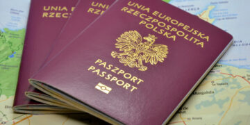 Паспорт через экзамен и налоги: как Польша ужесточает правила получения гражданства в 2026 году